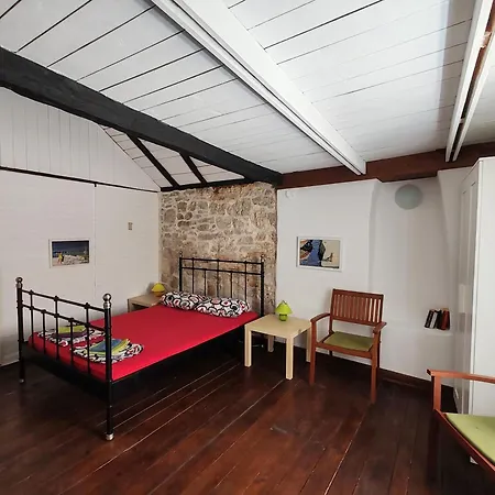 House Admiralda Near Center And Luke Daire *
